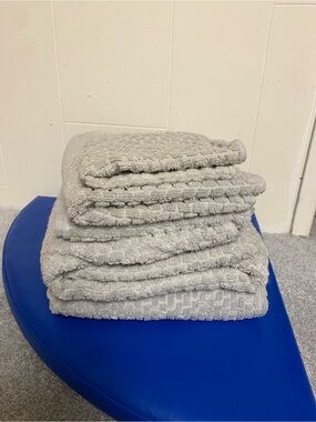 Soft Gray Bath Towel Set - Plush Home Towels